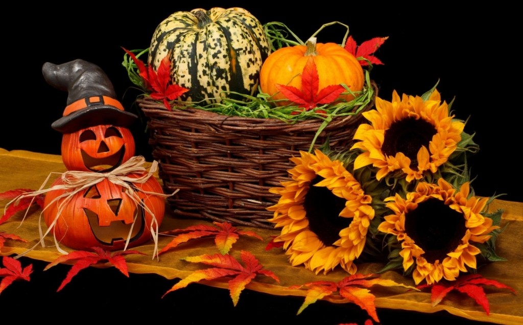 centrotavola-per-Halloween-fiori-frutta-candele